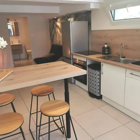 Cosy 2-4 Personnes Avec Terrasse Apartment Cons-Sainte-Colombe
